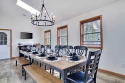 1 Min Walk To Lake & Pool, Sleeps 20, Karaoke Room