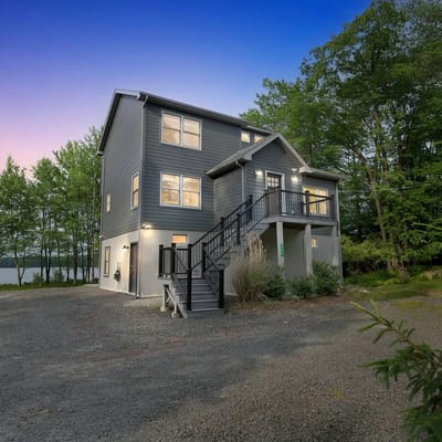 Peaceful Lakefront, Pool Access, Fishing, Kayaks