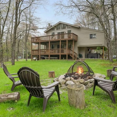 Lake Access, Hot Tub, Fire Pit, Lively Location!