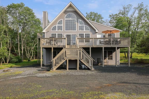 1 Min Walk To Lake & Pool, Sleeps 20, Karaoke Room